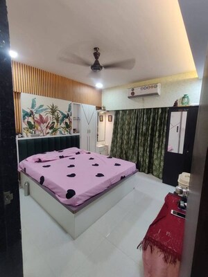 Bedroom in 2 BHK Apartment at Andheri West – for Rent