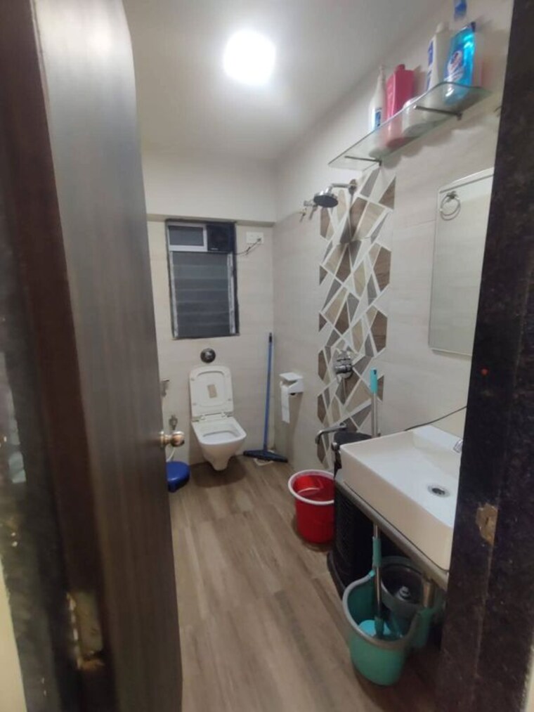 Bathroom, andheri west 2 Bedroom 800 Sq.Ft. Apartment In Andheri West Mumbai 10225207