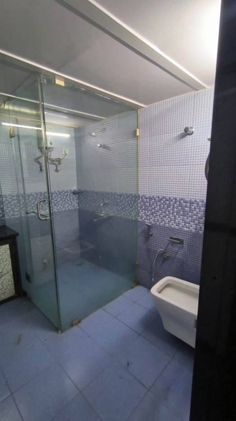 Bathroom, apollo bunder 2 Bedroom 1000 Sq.Ft. Apartment In Apollo Bunder Mumbai 10225228