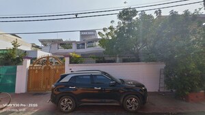 Parking in 4 BHK Independent House at Indira Nagar – for Sale