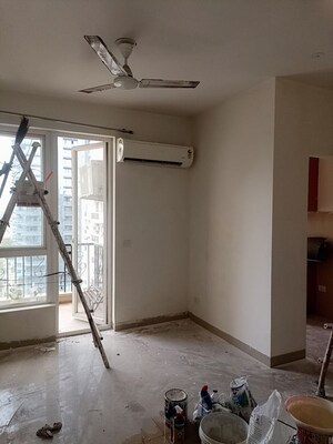 Room in 2.5 BHK Apartment at Emaar Emerald Estate, Sector 65 – for Rent