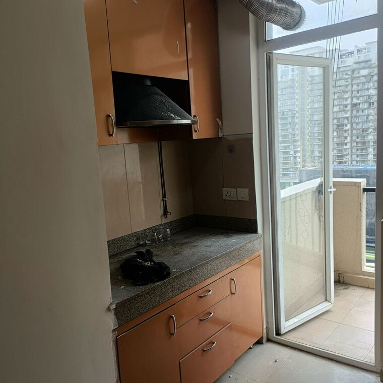 Kitchen, emaar-emerald-estate 2.5 Bedroom 1020 Sq.Ft. Apartment In Sector 65 Gurgaon 10225380