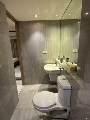 Bathroom in 4 BHK Apartment at DLF The Pinnacle, Dlf Phase V – for Rent