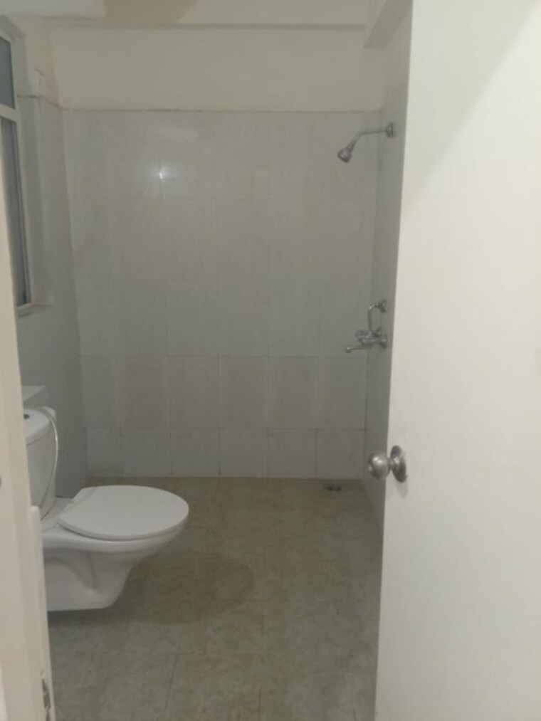 Bathroom, supertech-crown-town 2 Bedroom 930 Sq.Ft. Apartment In Sector 74 Noida 10225596