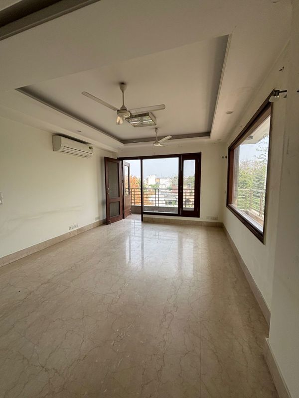 4 BHK + Pooja Room,Servant Room Builder Floor For Rent in Greater Kailash II