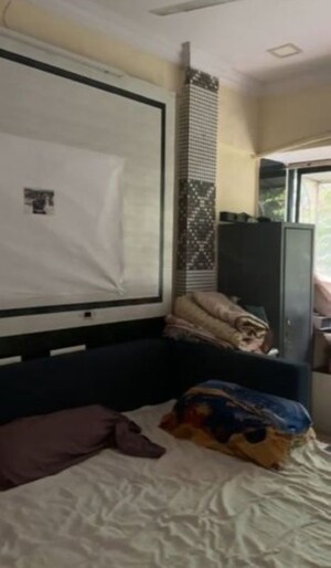 Room in 1.5 BHK Apartment at Valeram Pooja, Malad West – for Rent