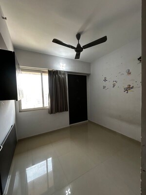 Room in 2 BHK Apartment at Sudarshan Sky Garden, Ghodbunder Road – for Sale