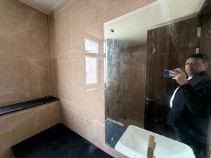 Bathroom in 2.5 BHK Builder Floor at Smart World Orchard, Sector 61 – for Rent