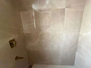 Bathroom in 2.5 BHK Builder Floor at Smart World Orchard, Sector 61 – for Rent