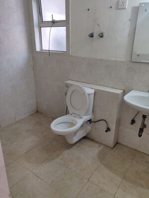Bathroom in 2.5 BHK Apartment at Supertech Cape Town, Sector 74 – for Rent