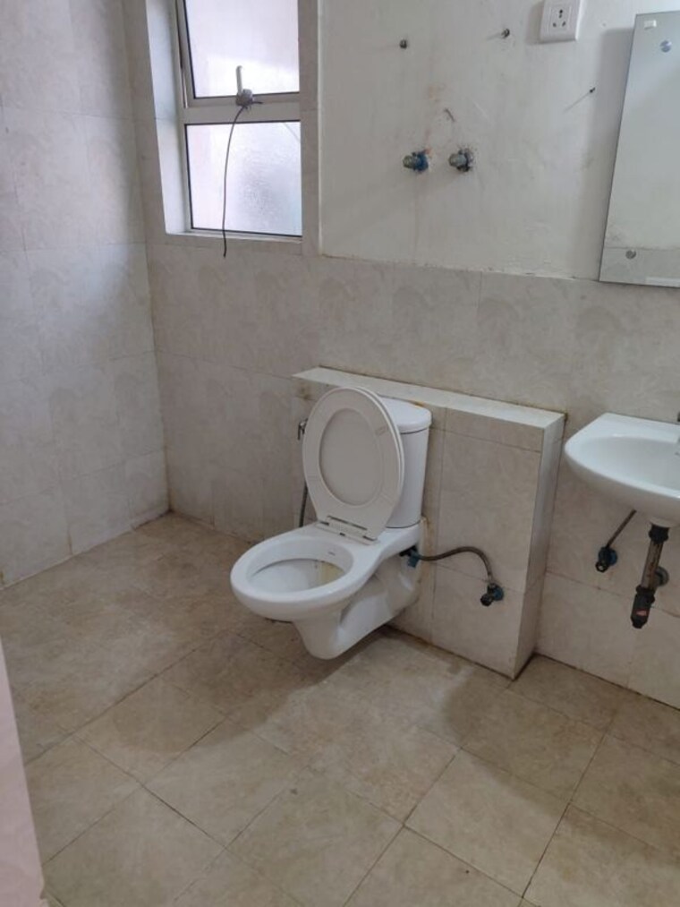 Bathroom, supertech-cape-town 2.5 Bedroom 1150 Sq.Ft. Apartment In Sector 74 Noida 10225945