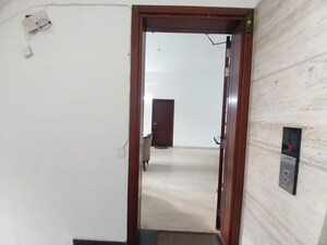 Lift in 3 BHK Apartment at Adani Samsara, Sector 60 – for Rent
