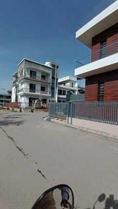 Plot For Sale in Altus The Junction