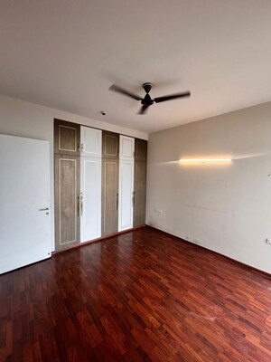 Room in 3 BHK Apartment at Ireo Victory Valley, Sector 67 – for Rent