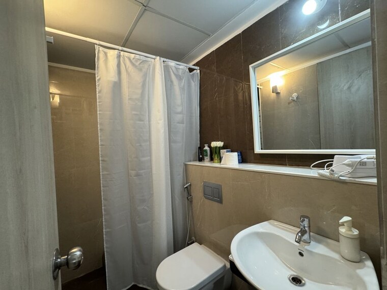 Bathroom, lodha-lakeshore-greens 1.5 Bedroom 750 Sq.Ft. Apartment In Dombivli East Thane 10225404