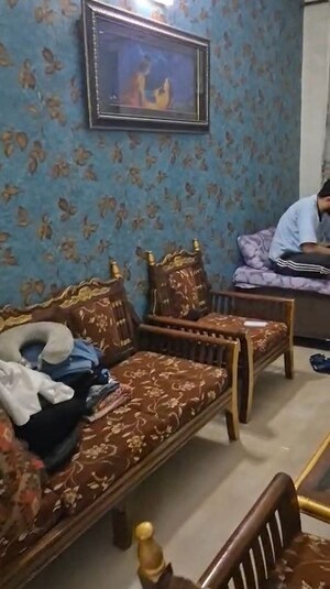 Living Room in 3.5 BHK Builder Floor at Sector 31 – for Rent