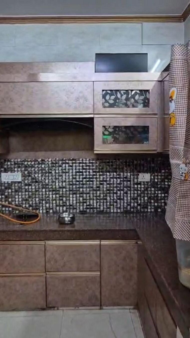 Kitchen, sector 31 3.5 Bedroom 300 Sq.Yd. Builder Floor In Sector 31 Faridabad 10225975