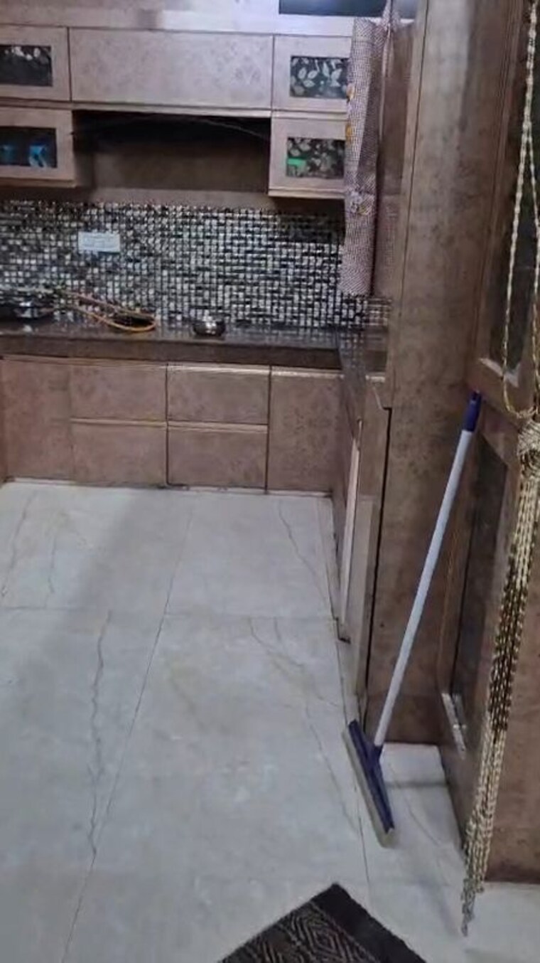 Kitchen, sector 31 3.5 Bedroom 300 Sq.Yd. Builder Floor In Sector 31 Faridabad 10225975