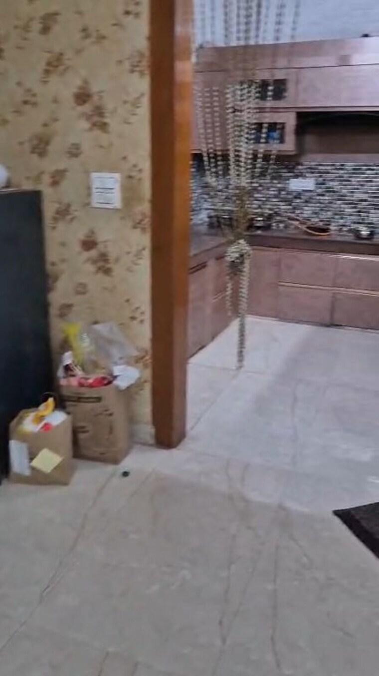 Kitchen, sector 31 3.5 Bedroom 300 Sq.Yd. Builder Floor In Sector 31 Faridabad 10225975