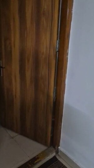 Building Lobby in 3.5 BHK Builder Floor at Sector 31 – for Rent