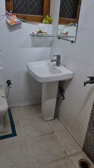 Bathroom in 3.5 BHK Builder Floor at Sector 31 – for Rent