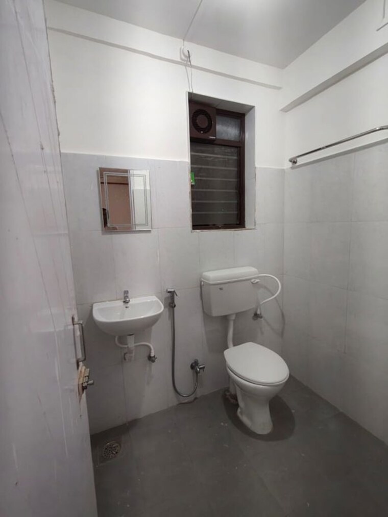 Bathroom, raunak-unnathi-greens 2 Bedroom 600 Sq.Ft. Apartment In Kasarvadavali Thane 10226140
