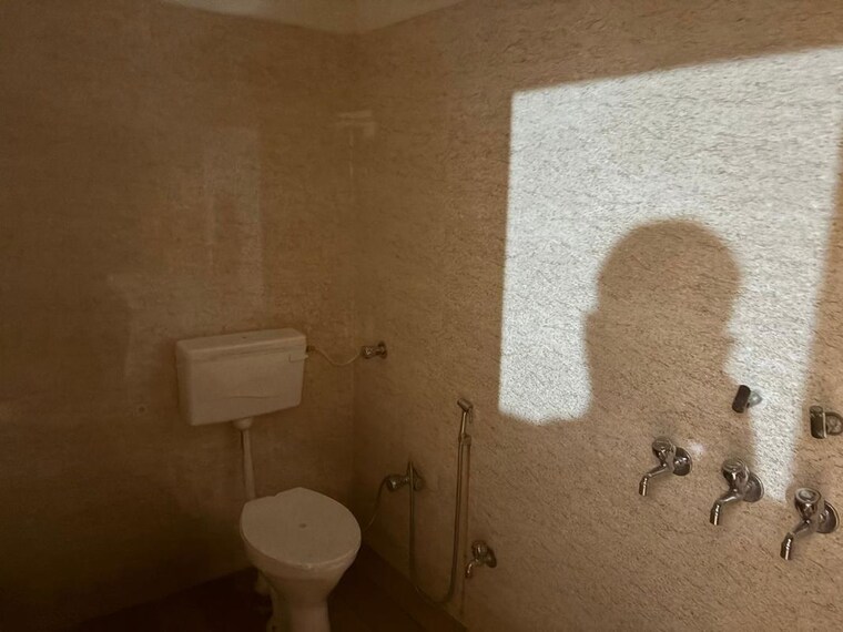 Bathroom, sas nagar 2 Bedroom 200 Sq.Yd. Builder Floor In Sas Nagar Mohali 10226189