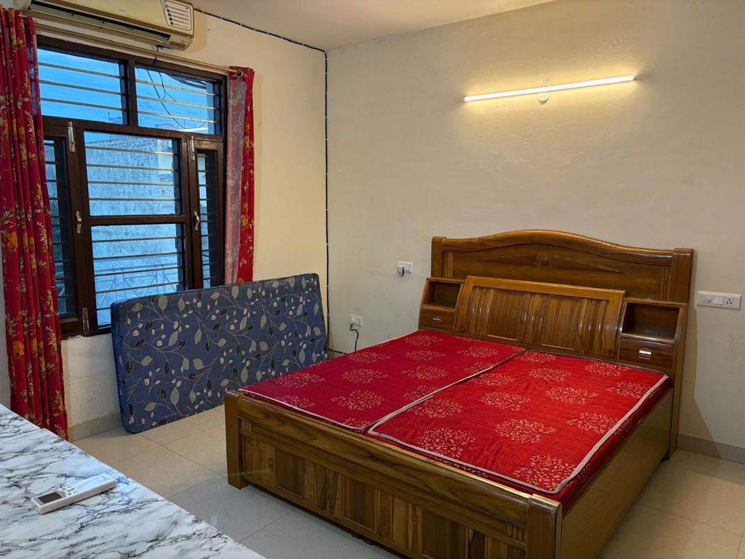 2 BHK + Servant Room Builder Floor For Rent in Sas Nagar