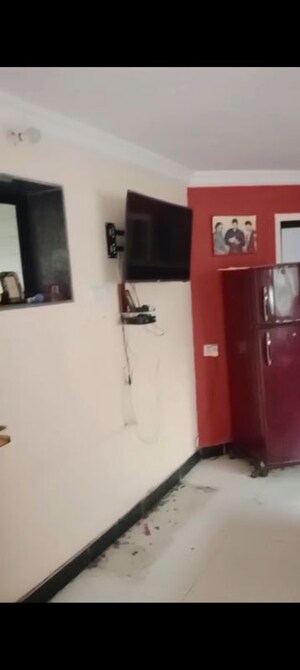 Furnished Amenities in 1 RK Apartment at Moroccan Cooperative Housing Society, Goregaon East – for Rent