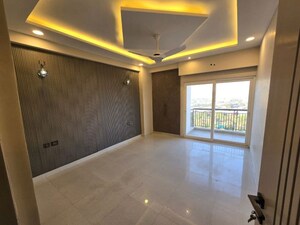 Room in 4 BHK Apartment at E3 Royal Green, Deri Skaner – for Rent