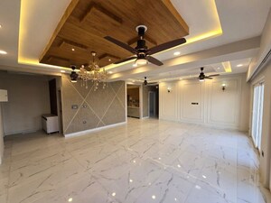 Bathroom in 4 BHK Apartment at E3 Royal Green, Deri Skaner – for Rent