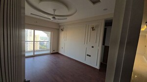 Room in 4 BHK Apartment at E3 Royal Green, Deri Skaner – for Rent