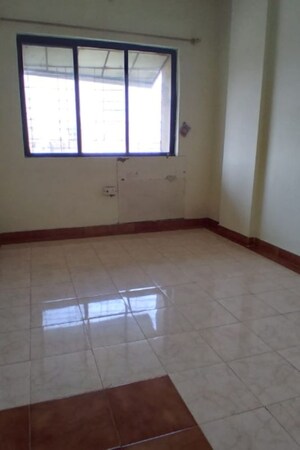 Room in 1 BHK Apartment at Gaurav Garden I, Kandivali West – for Rent