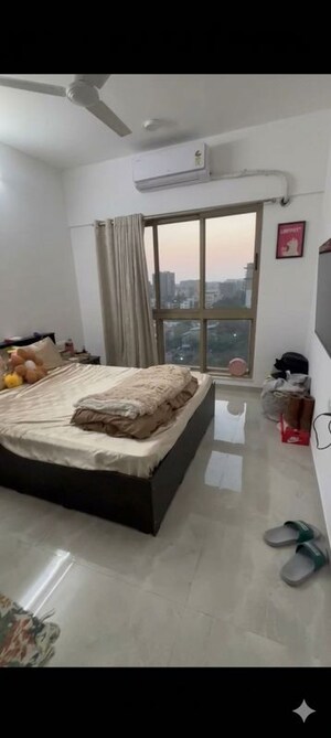 Bedroom in 2 BHK Apartment at Sheth Vasant Oasis, Andheri East – for Rent