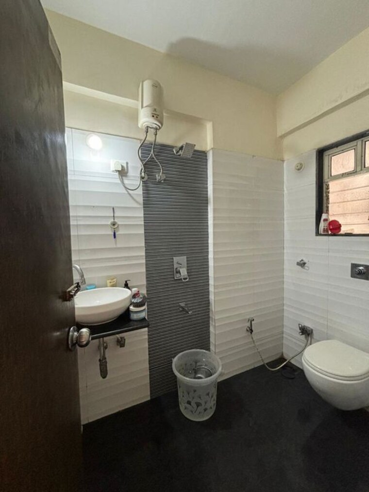 Bathroom, prestige-residency-thane 2 Bedroom 600 Sq.Ft. Apartment In Ghodbunder Road Thane 10226430