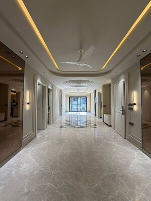 Building Lobby in 4 BHK Builder Floor at Sector 45 – for Sale