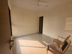 Room in 1 BHK Apartment at Chandak 34 Park Estate, Goregaon West – for Rent