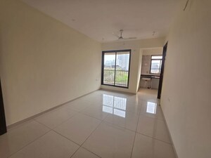 Room in 1 BHK Apartment at Chandak 34 Park Estate, Goregaon West – for Rent