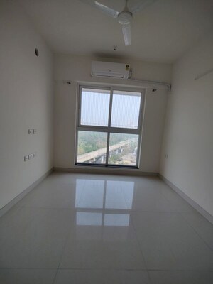 Room in 2 BHK Apartment at Sheth Avante, Kanjurmarg West – for Rent