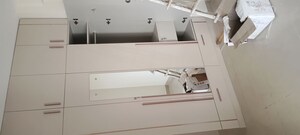 Furnished Amenities in 2.5 BHK Apartment at Sector 81 – for Rent