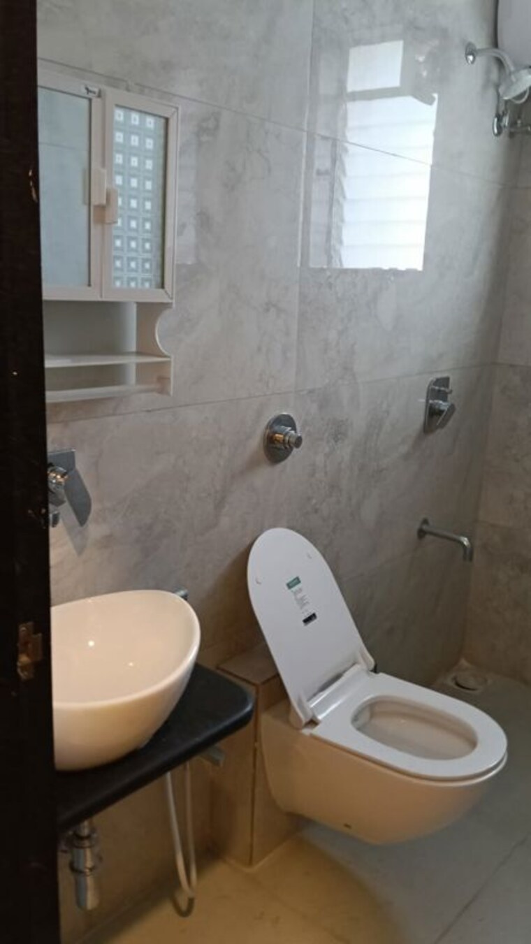 Bathroom, jyoti-skyline 2 Bedroom 660 Sq.Ft. Apartment In Chakala Mumbai 10226468