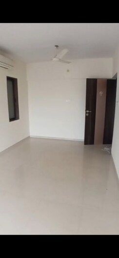 2 BHK Apartment For Sale in Poddar Shri Ganesh Apartment