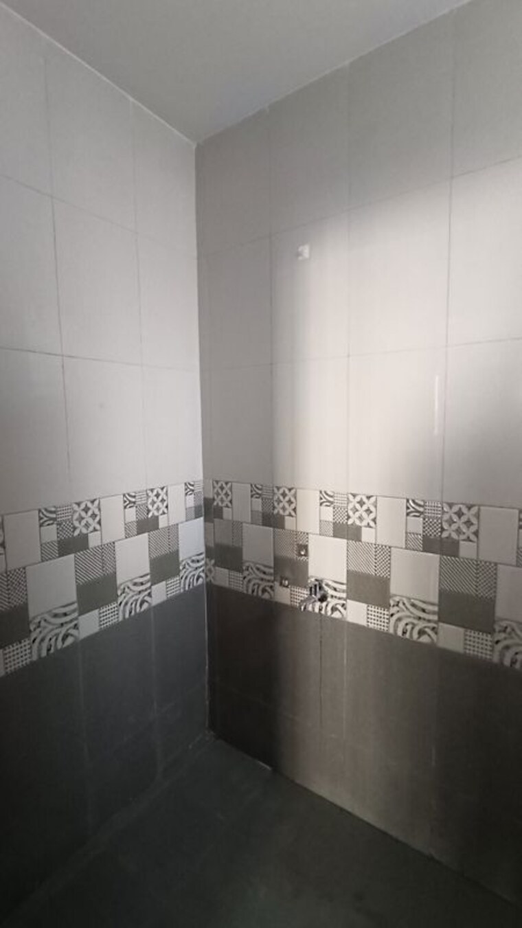 Bathroom, ajinkya-chs-goregaon-east 1 Bedroom 550 Sq.Ft. Apartment In Goregaon East Mumbai 10226426