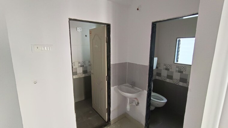 Bathroom, ajinkya-chs-goregaon-east 1 Bedroom 550 Sq.Ft. Apartment In Goregaon East Mumbai 10226426
