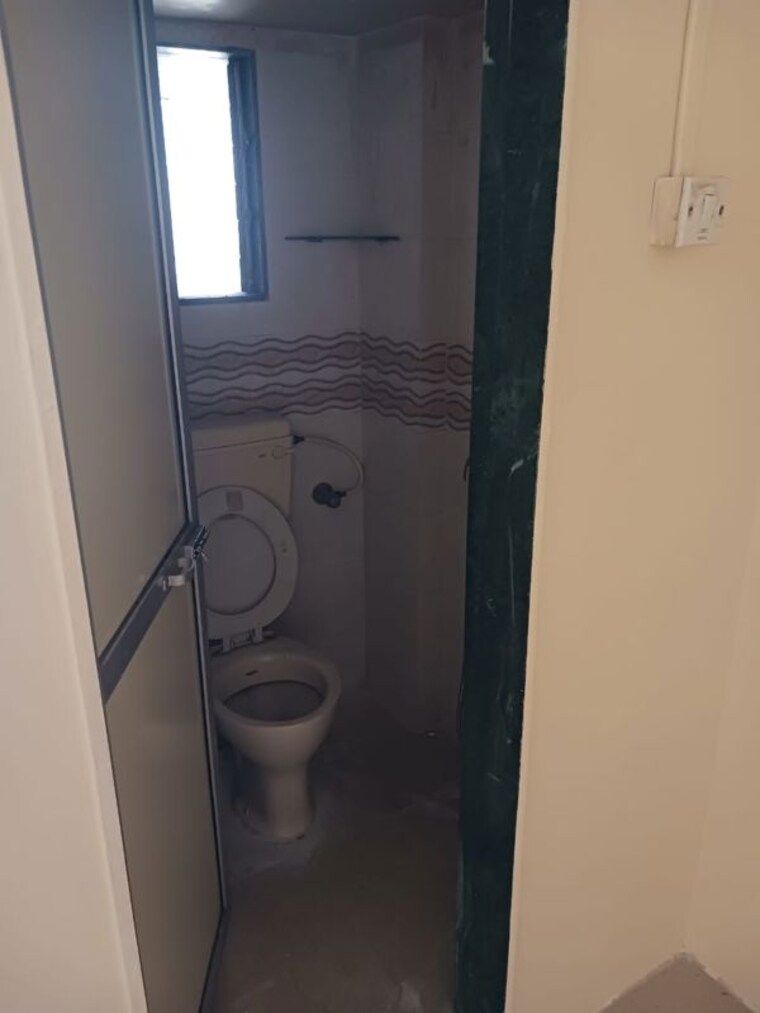Bathroom, mulund west Commercial Office Space 350 Sq.Ft. In Mulund West Mumbai 10226517