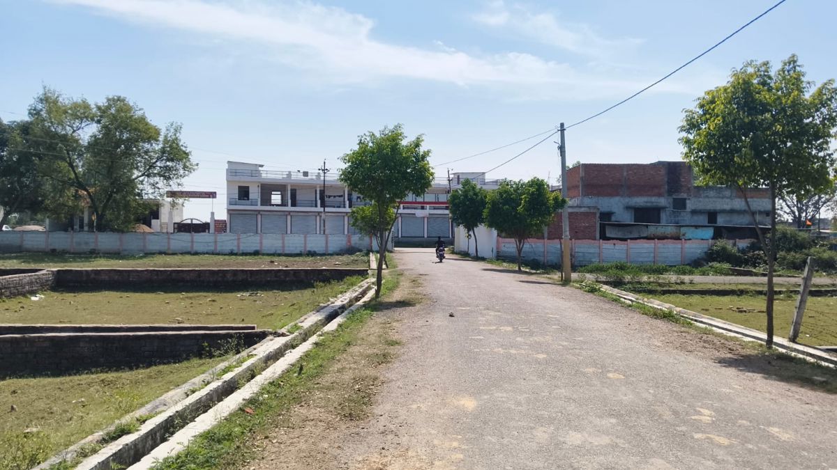 Plot For Sale in Raebareli Road