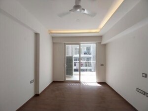 Room in 4 BHK Apartment at DLF Royale Residences, Dlf Phase I – for Sale