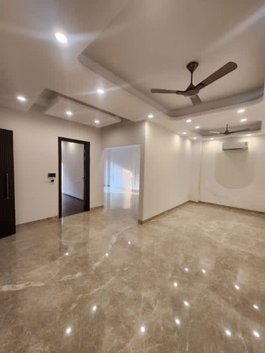 6 BHK + Pooja Room,Servant Room,Study Room,Extra Room Independent House For Sale in Maharani Bagh