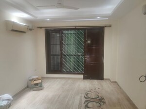 Bedroom in 3 BHK Builder Floor at Hauz Khas – for Rent