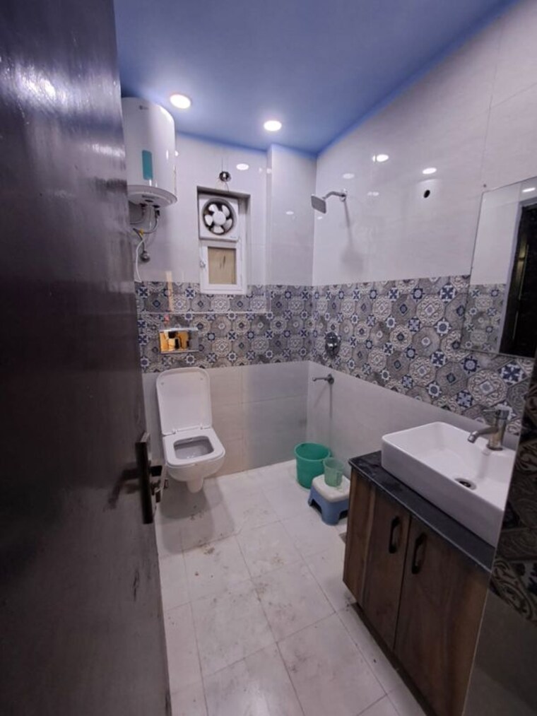 Attached Bathroom, dwarka 3 Bedroom 1450 Sq.Ft. Apartment In Dwarka Delhi 10226934